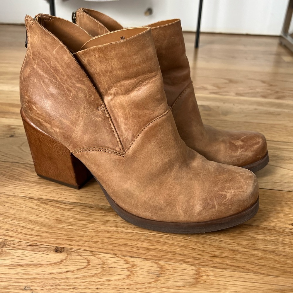 Korks Brown Leather Ankle Boots